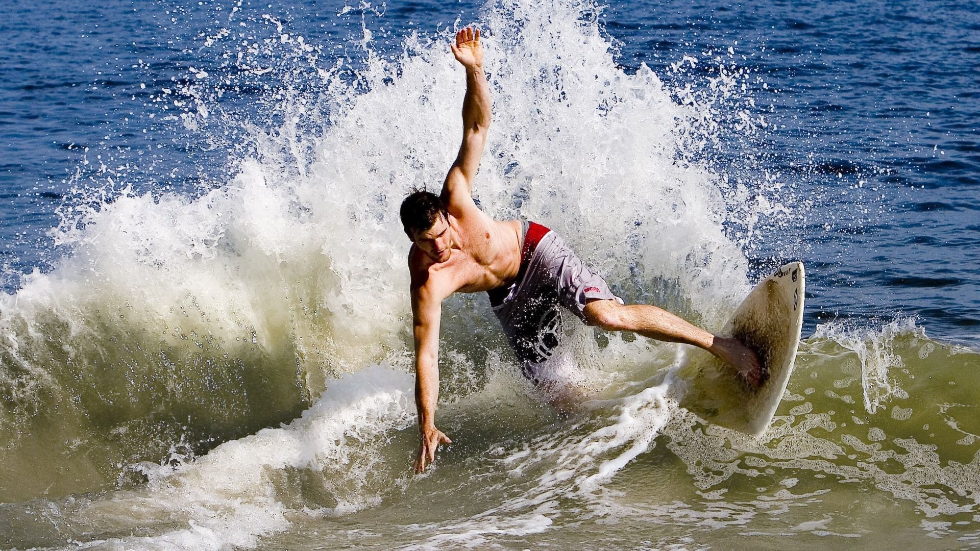 2026年亚洲公开水域游泳挑战赛 中国选手包揽男子10公里冠亚军